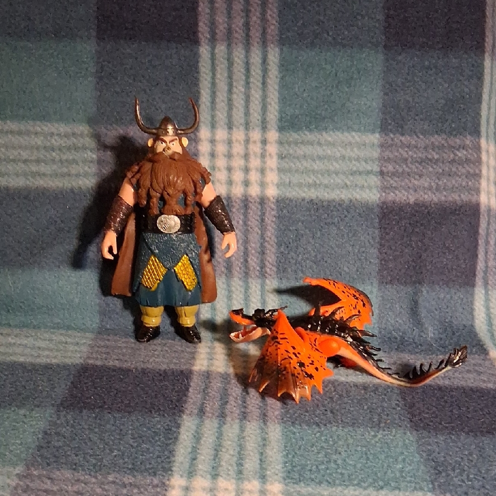 How To Train YOUR Viking Figure and Dragon Toy Set